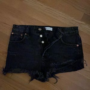 black zara jean shorts 🖤